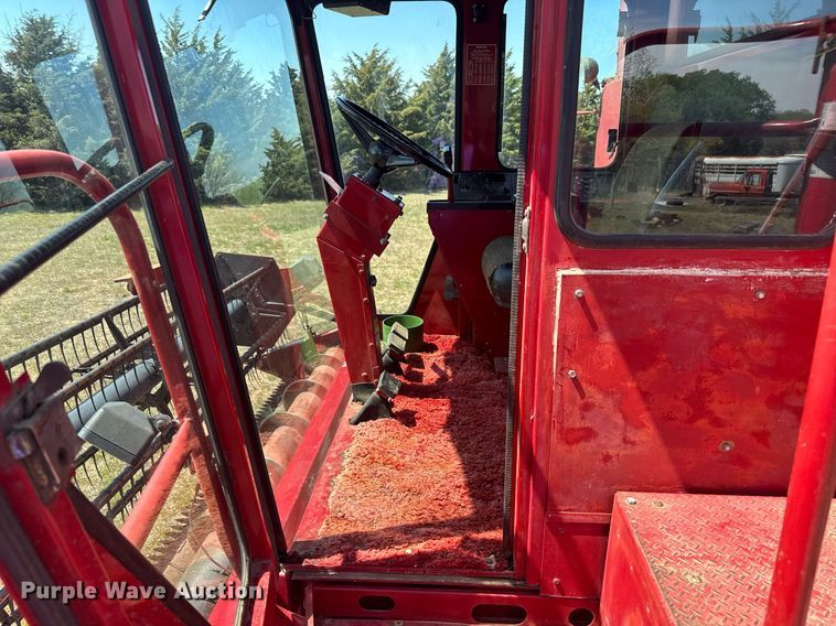 image for item EQ1404 1981 International Harvester 1480 combine