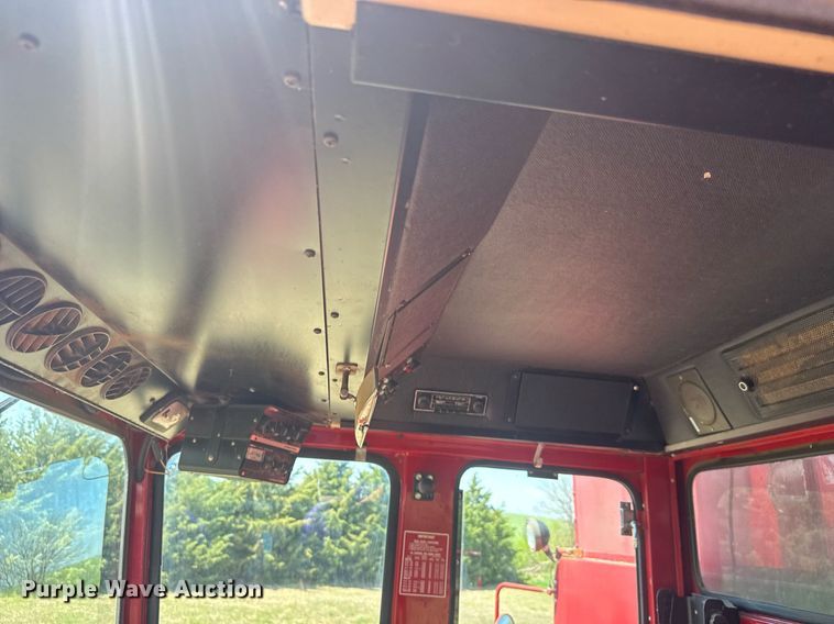 image for item EQ1404 1981 International Harvester 1480 combine