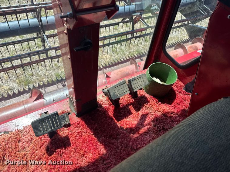 image for item EQ1404 1981 International Harvester 1480 combine