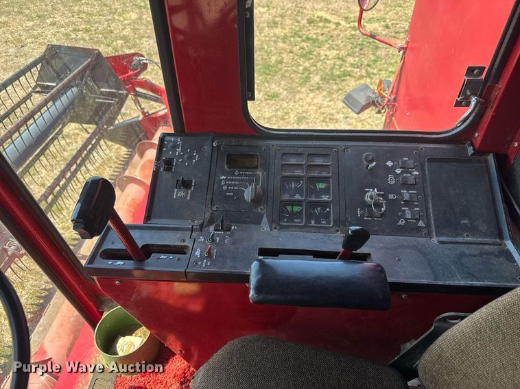 image for item EQ1404 1981 International Harvester 1480 combine