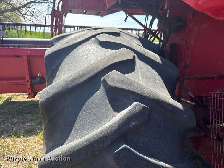 image for item EQ1404 1981 International Harvester 1480 combine