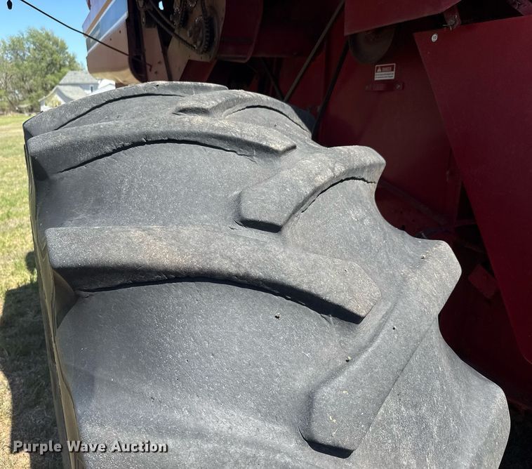 image for item EQ1404 1981 International Harvester 1480 combine