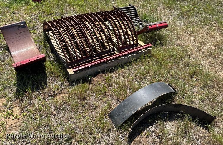 image for item EQ1404 1981 International Harvester 1480 combine