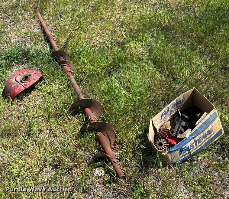 image for item EQ1404 1981 International Harvester 1480 combine