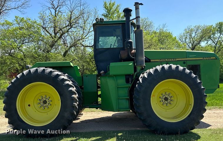 image for item EQ1434 1995 John Deere 8770 4WD tractor