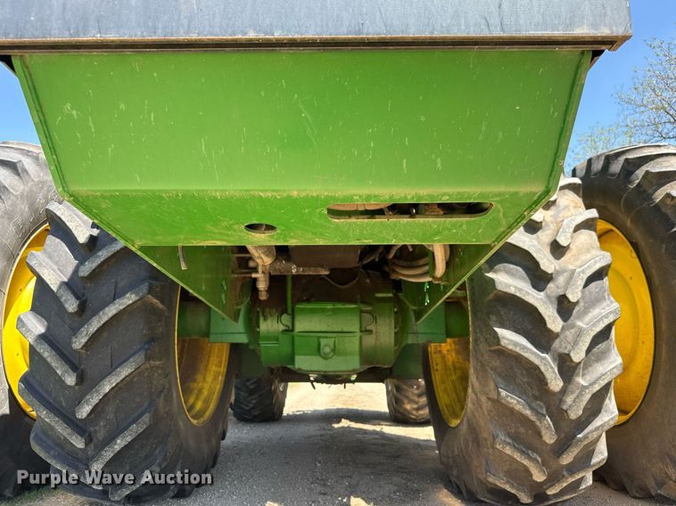 image for item EQ1434 1995 John Deere 8770 4WD tractor