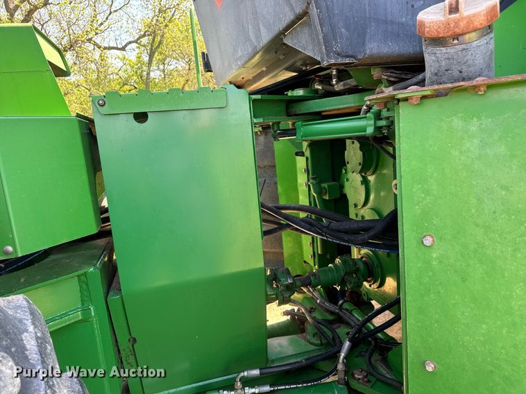 image for item EQ1434 1995 John Deere 8770 4WD tractor