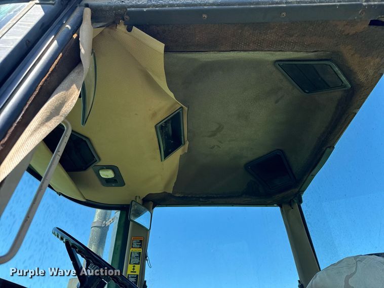 image for item EQ1434 1995 John Deere 8770 4WD tractor