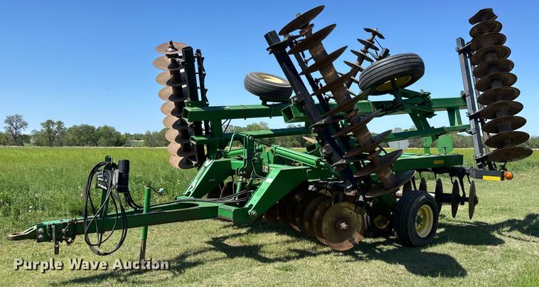 image for item EQ1436 John Deere 637 tandem disk