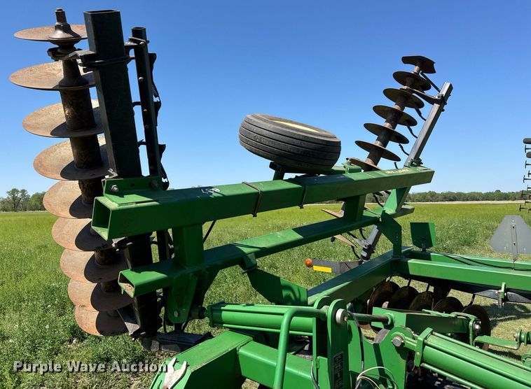 image for item EQ1436 John Deere 637 tandem disk