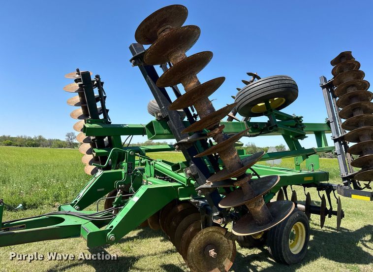 image for item EQ1436 John Deere 637 tandem disk