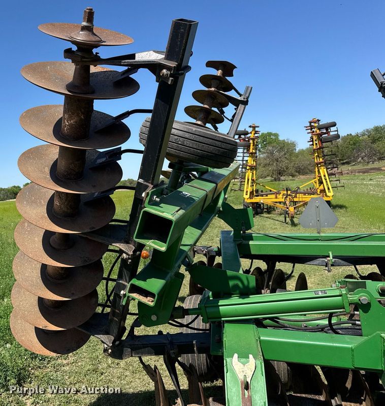 image for item EQ1436 John Deere 637 tandem disk
