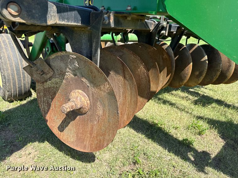 image for item EQ1436 John Deere 637 tandem disk