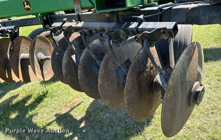 image for item EQ1436 John Deere 637 tandem disk