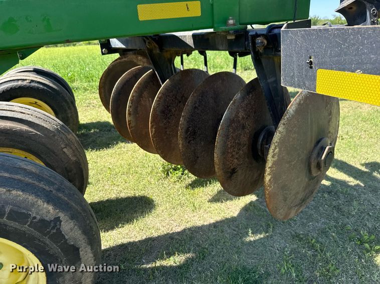 image for item EQ1436 John Deere 637 tandem disk