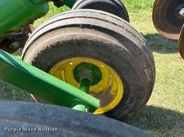 image for item EQ1436 John Deere 637 tandem disk