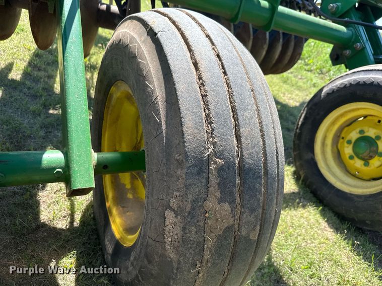 image for item EQ1436 John Deere 637 tandem disk