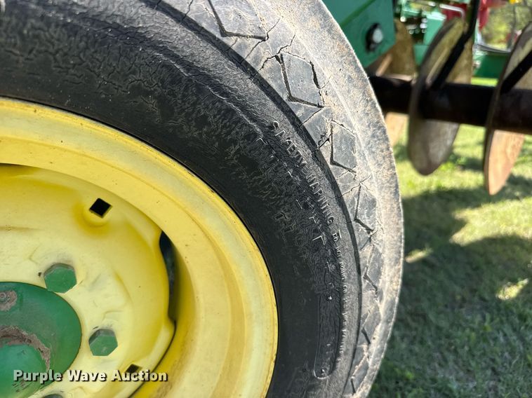 image for item EQ1436 John Deere 637 tandem disk