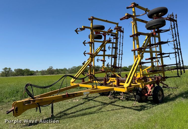 image for item EQ1437 Kent 6330-83 field cultivator