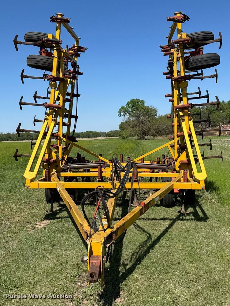 image for item EQ1437 Kent 6330-83 field cultivator