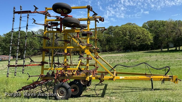 image for item EQ1437 Kent 6330-83 field cultivator