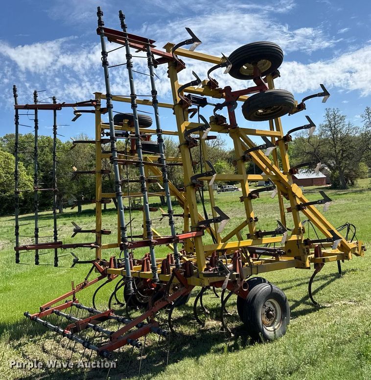 image for item EQ1437 Kent 6330-83 field cultivator