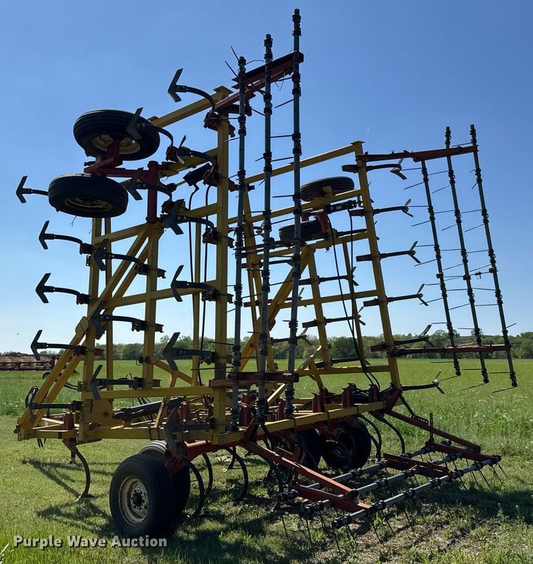 image for item EQ1437 Kent 6330-83 field cultivator
