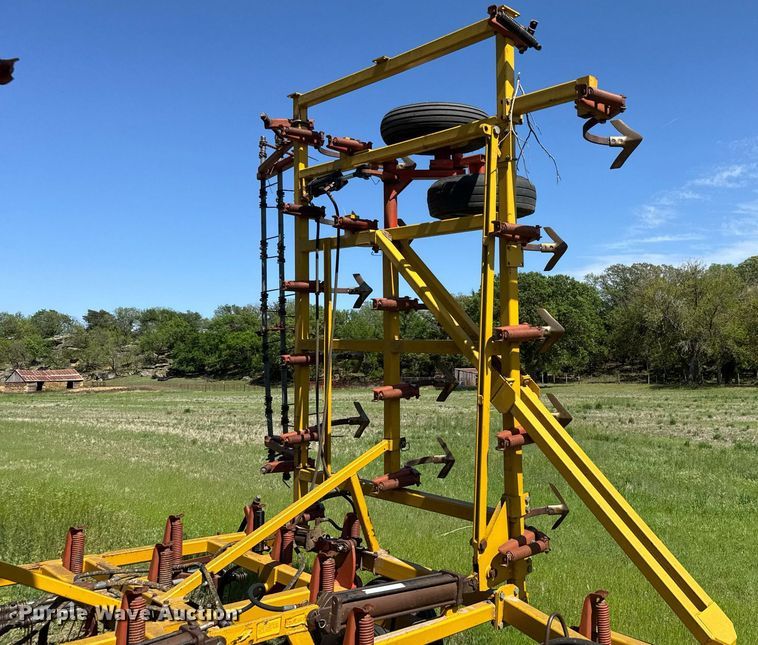 image for item EQ1437 Kent 6330-83 field cultivator