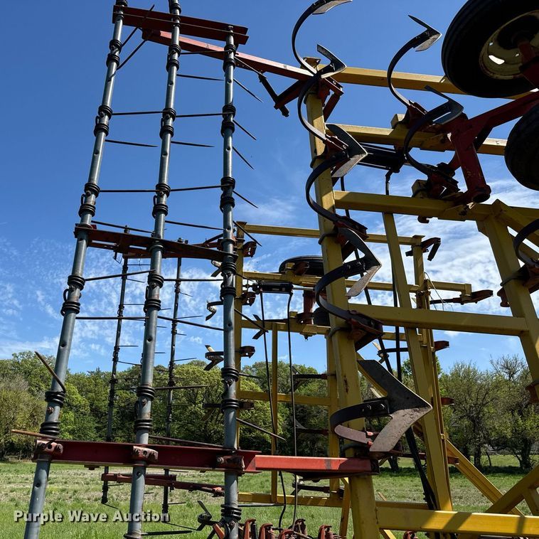 image for item EQ1437 Kent 6330-83 field cultivator