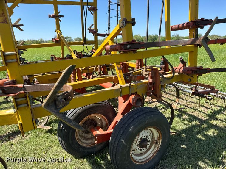 image for item EQ1437 Kent 6330-83 field cultivator