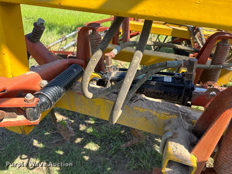 image for item EQ1437 Kent 6330-83 field cultivator