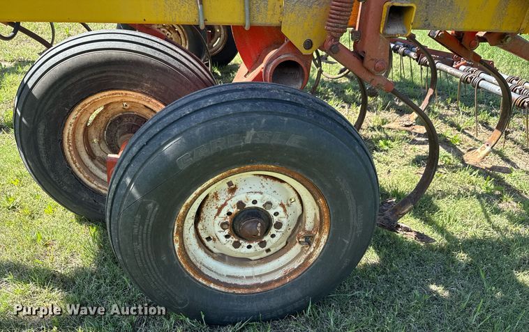 image for item EQ1437 Kent 6330-83 field cultivator