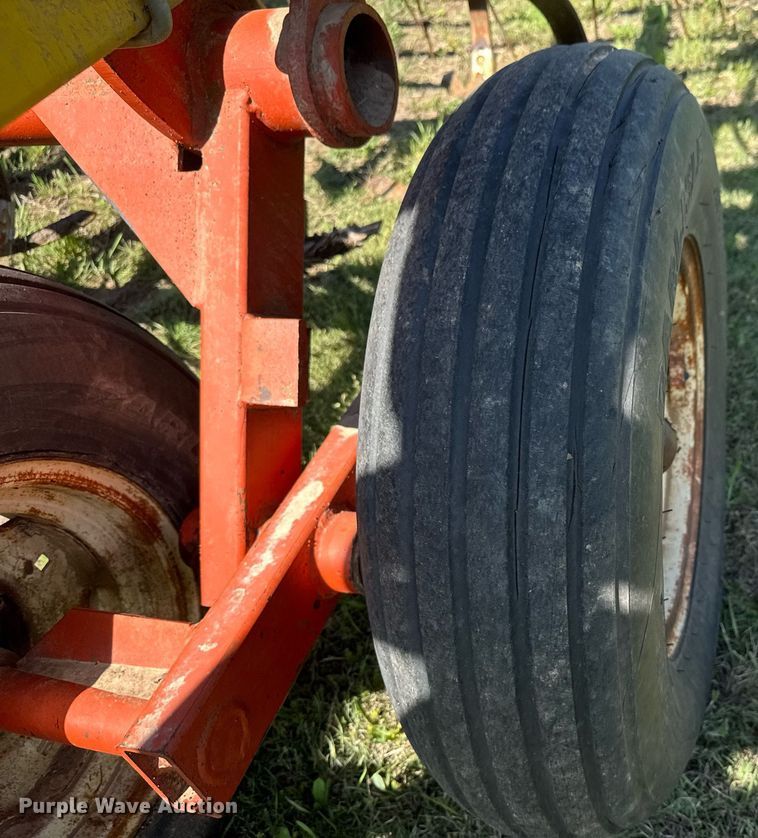 image for item EQ1437 Kent 6330-83 field cultivator