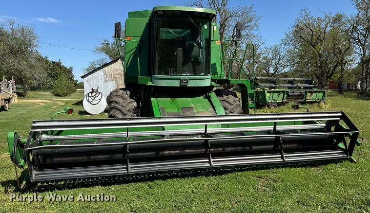image for item EQ1438 1991 John Deere 9500 combine