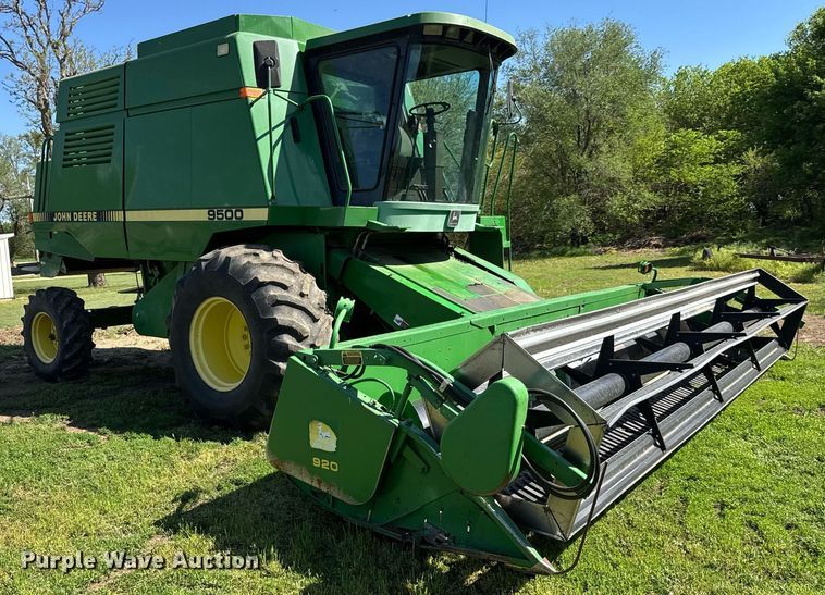 image for item EQ1438 1991 John Deere 9500 combine