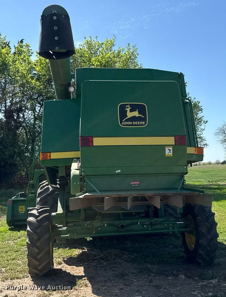 image for item EQ1438 1991 John Deere 9500 combine