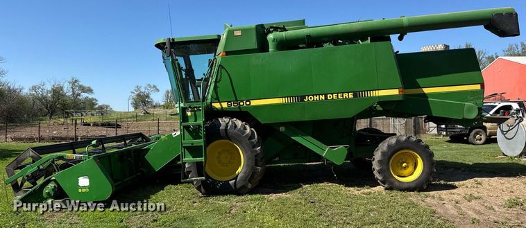 image for item EQ1438 1991 John Deere 9500 combine