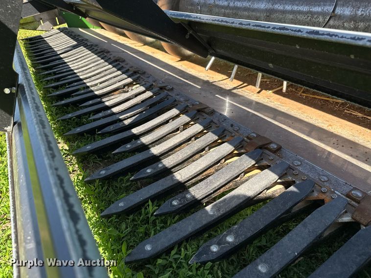 image for item EQ1438 1991 John Deere 9500 combine