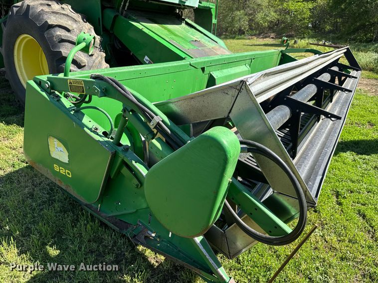 image for item EQ1438 1991 John Deere 9500 combine