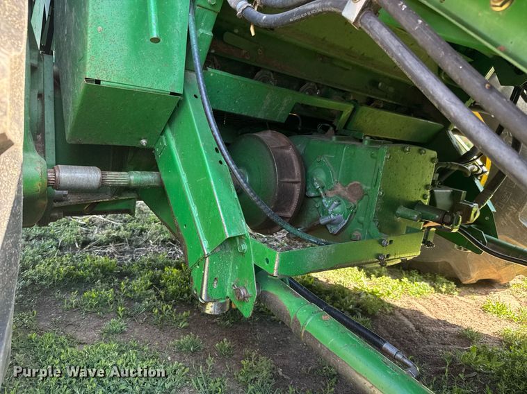 image for item EQ1438 1991 John Deere 9500 combine