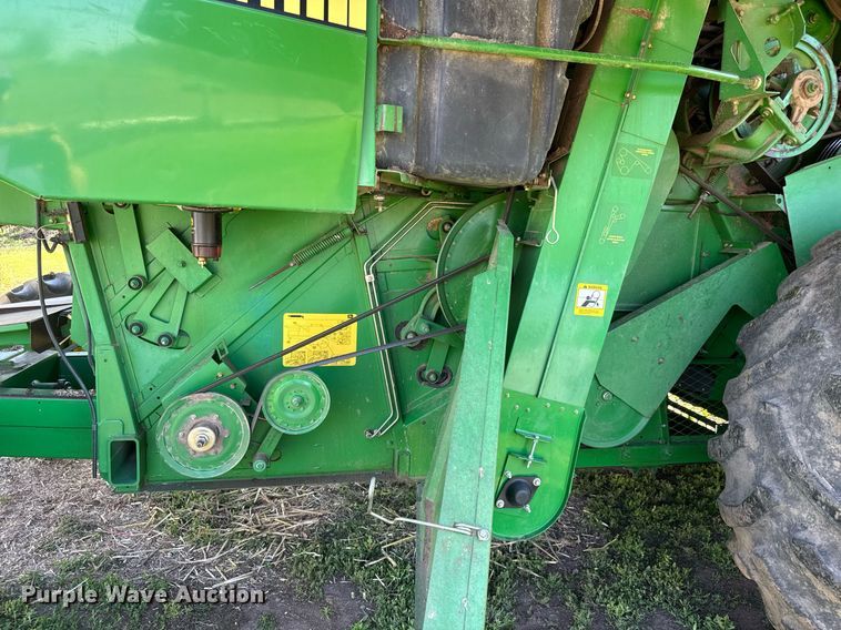 image for item EQ1438 1991 John Deere 9500 combine