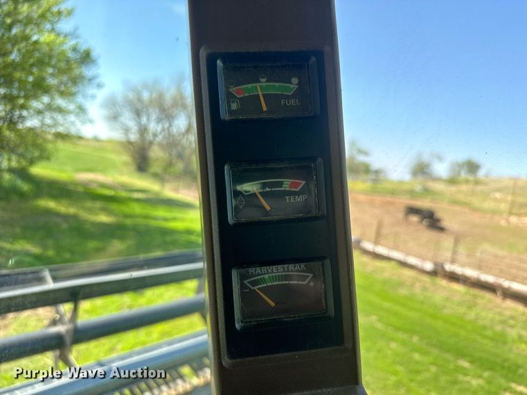 image for item EQ1438 1991 John Deere 9500 combine