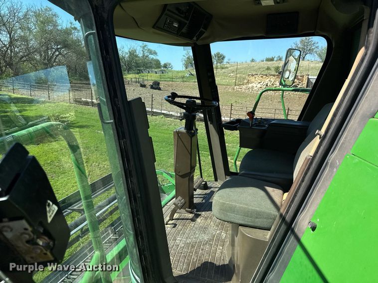 image for item EQ1438 1991 John Deere 9500 combine