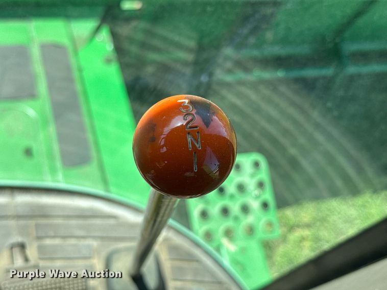 image for item EQ1438 1991 John Deere 9500 combine