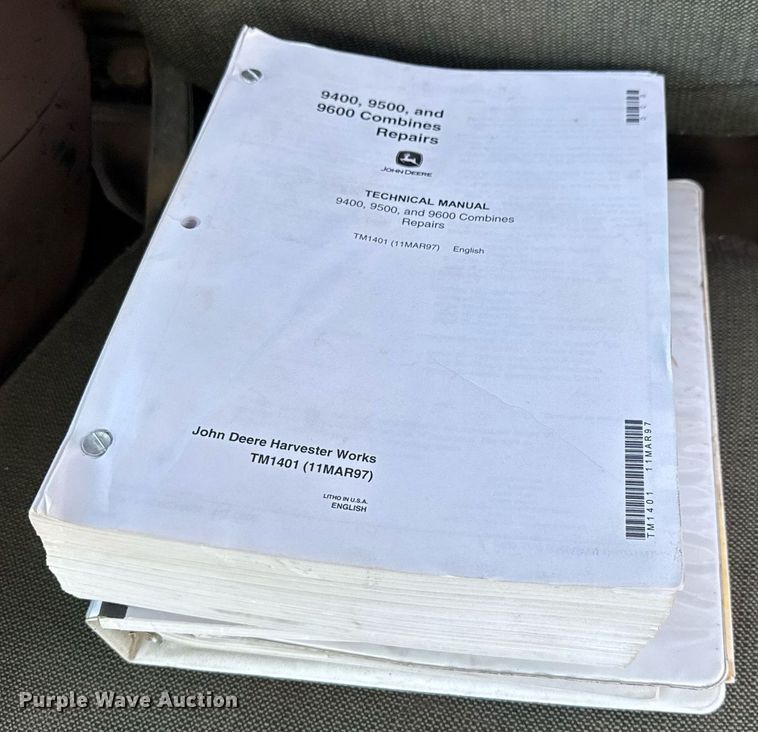 image for item EQ1438 1991 John Deere 9500 combine