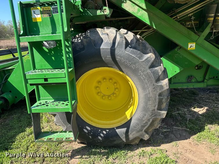 image for item EQ1438 1991 John Deere 9500 combine
