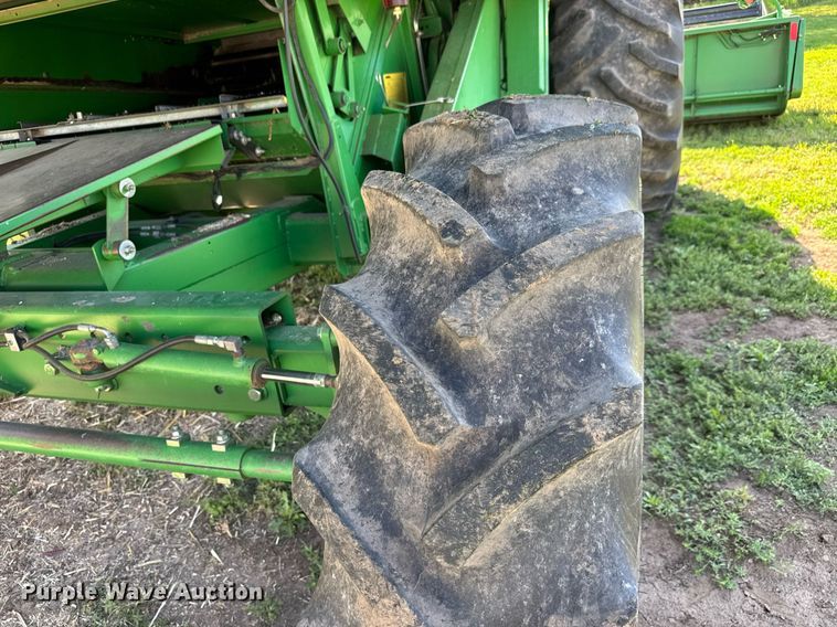 image for item EQ1438 1991 John Deere 9500 combine