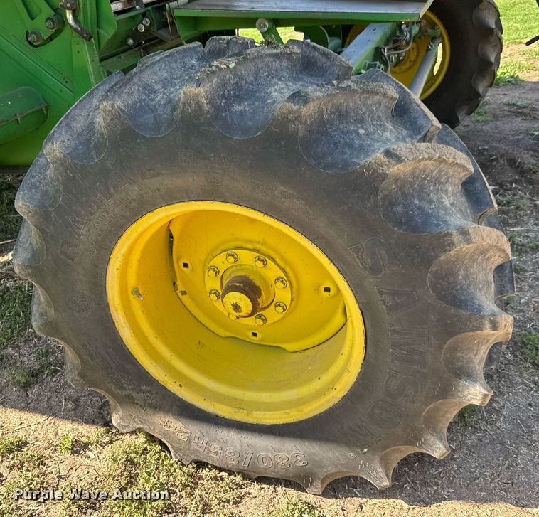 image for item EQ1438 1991 John Deere 9500 combine