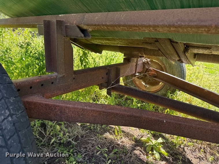 image for item EQ1439 1990 John Deere 920 flex head