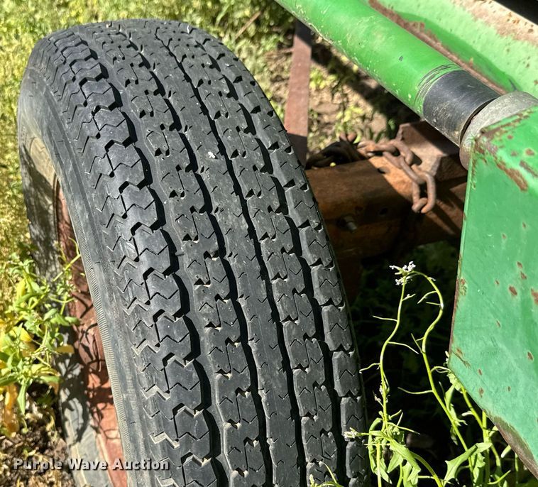 image for item EQ1439 1990 John Deere 920 flex head